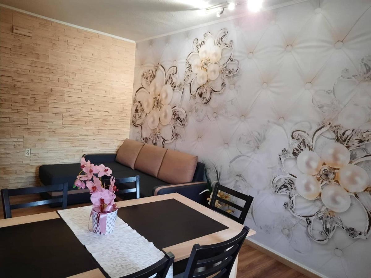 Kek Laguna Wellness Apartmanok エゲルサローク エクステリア 写真