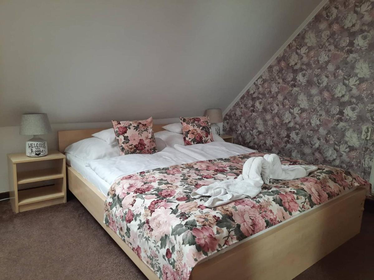 Kek Laguna Wellness Apartmanok エゲルサローク エクステリア 写真