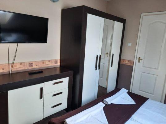 Kek Laguna Wellness Apartmanok エゲルサローク エクステリア 写真