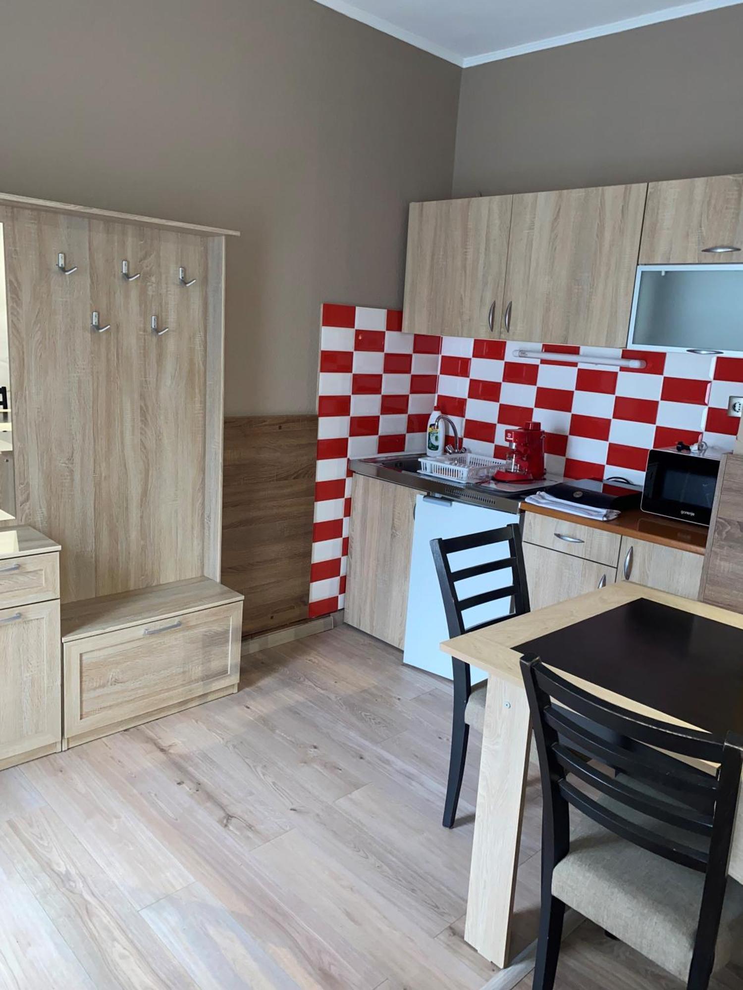 Kek Laguna Wellness Apartmanok エゲルサローク エクステリア 写真