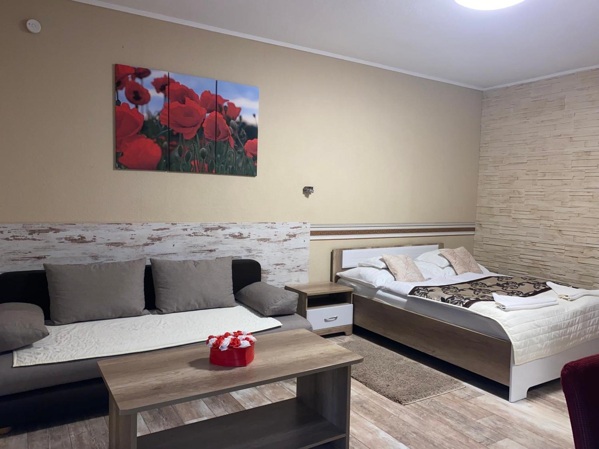 Kek Laguna Wellness Apartmanok エゲルサローク エクステリア 写真