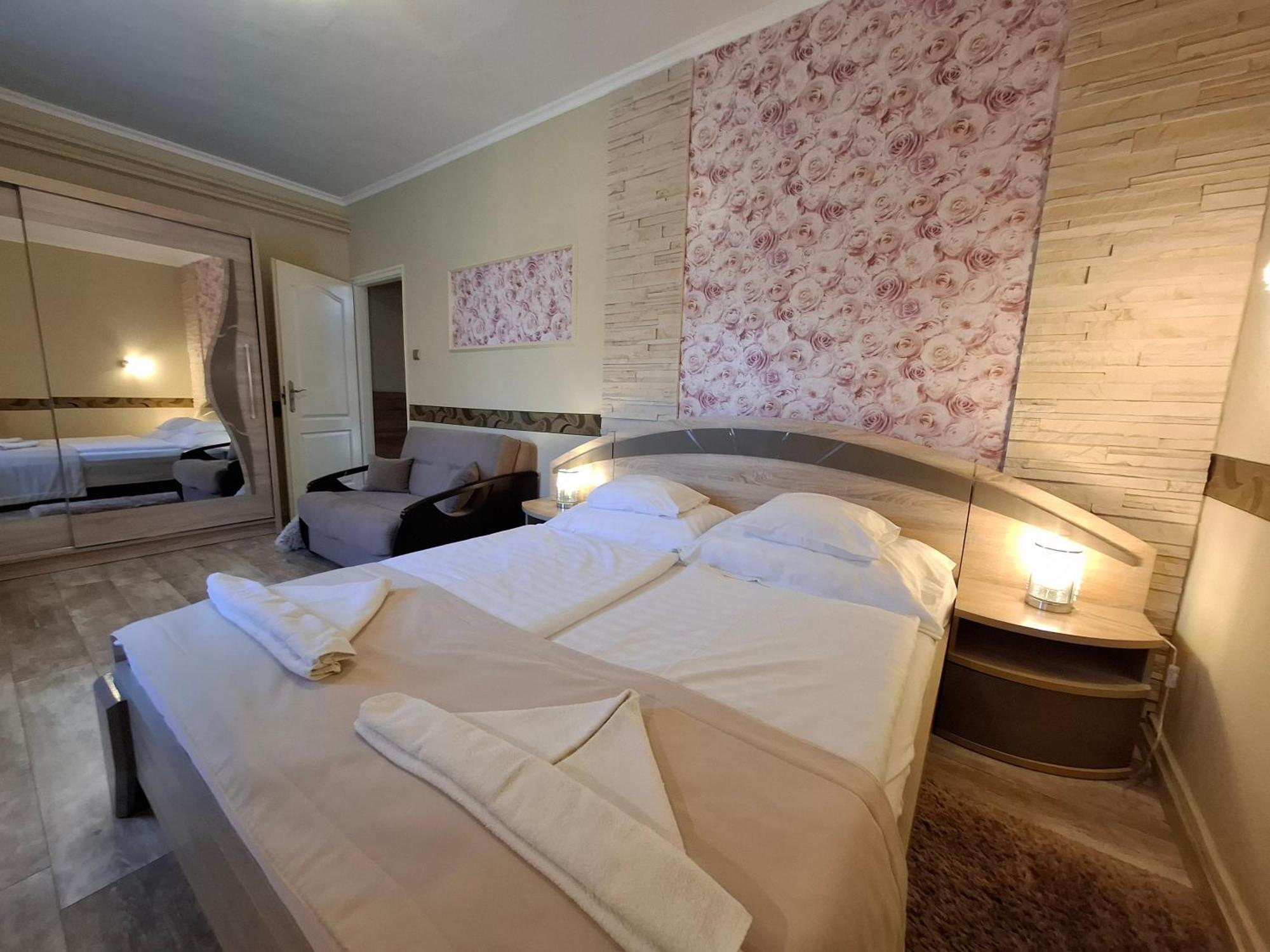 Kek Laguna Wellness Apartmanok エゲルサローク エクステリア 写真
